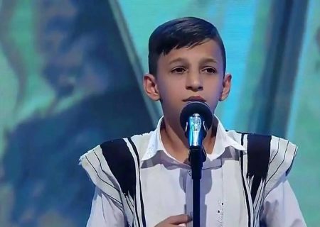 فیلم آوازخواندن سوزناک آرمان امیدی به یاد خواهرش