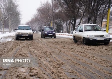 اشتباه رایج و خطرناک هنگام رانندگی در برف / آموزش رانندگی در هوای برفی؛ راهنمای کامل برای خودروهای دنده‌ای و اتومات