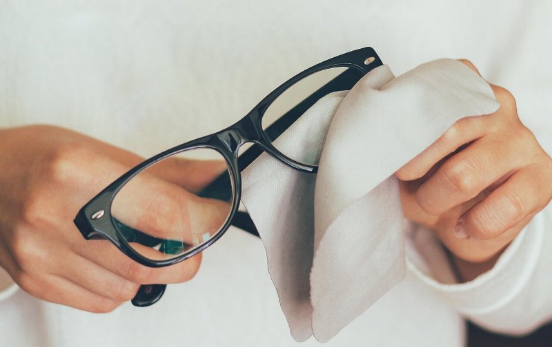 عینکهای مطالعه را کنار بگذارید؛ تأیید نهایی قطرهای که چشمان شما را جوان میکند