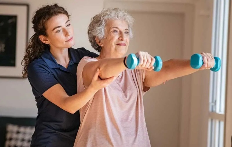 ۶ تمرین ضروری که زنان بالای ۵۰ سال باید هر هفته انجام دهند