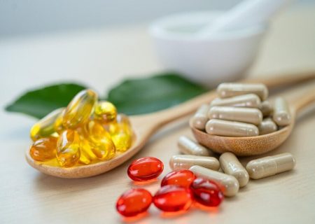 راهنمای کم نشدن ویتامین بدن در این روزها / چه کسانی نیاز ضروری به مکمل‌ها دارند؟
