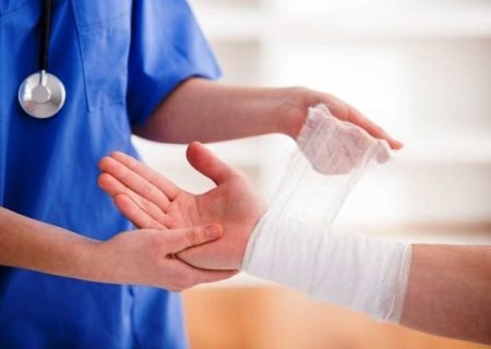 چگونه پانسمان کنیم ؟ / نحوه صحیح بستن پانسمان اضطراری بدون ابزار تخصصی
